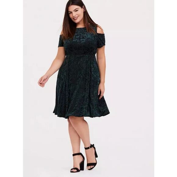 Torrid Green Velvet Burnout Cold Shoulder Skater Dress NWT 2X Stretch Waist - Picture 1 of 5